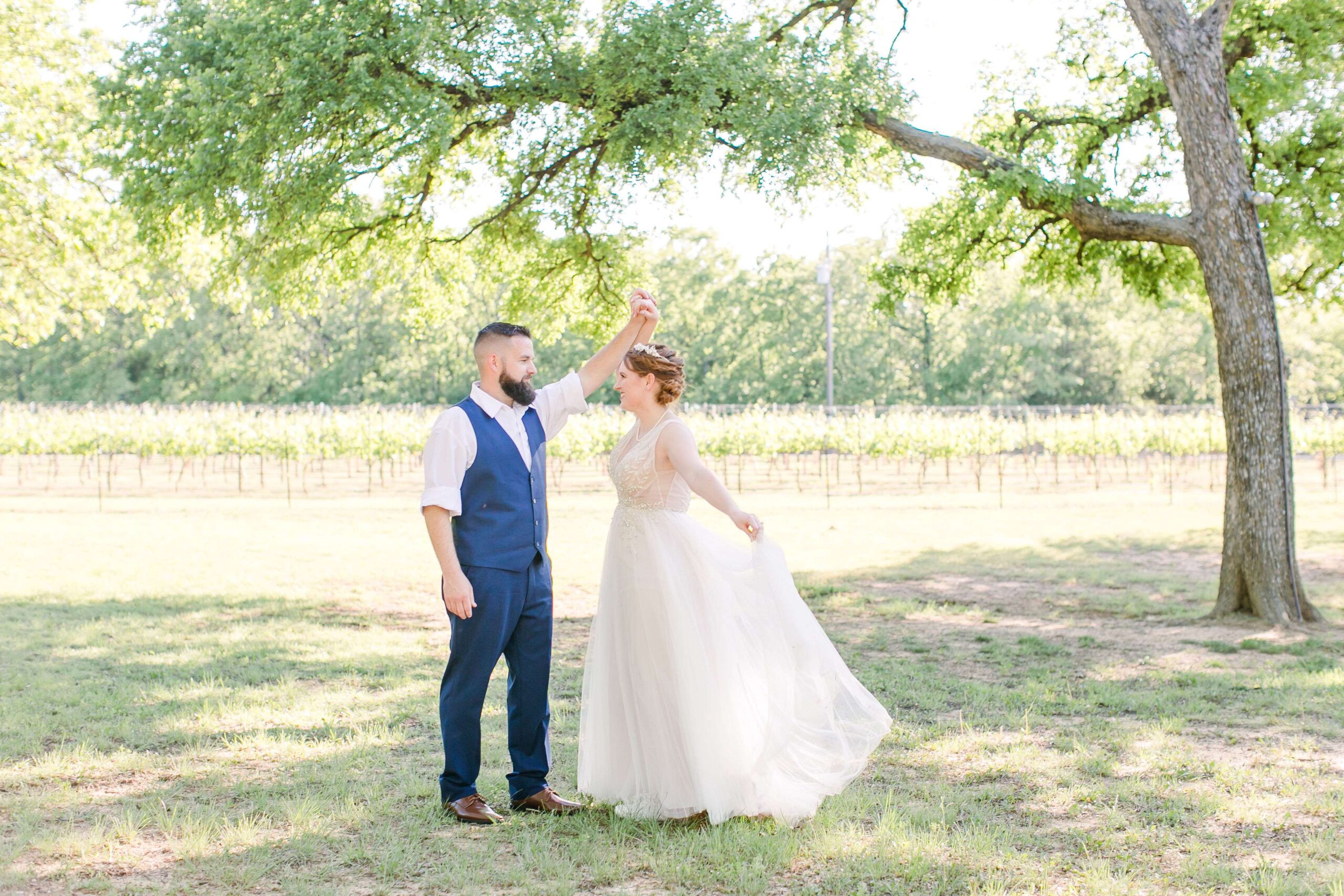 414-Elena&Sean_Lost_Oak_Winery_FortWorth_Wedding_Photographer_MaggShots_Photography